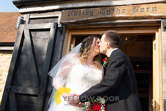 Emma and Olly Notley Tythe Barn_0238