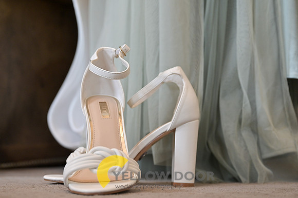 Laura and Ryan wedding at Tudor barn-020