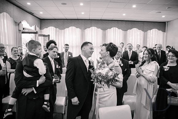 Sonia & Jamie's wedding Hulcott Barn-171