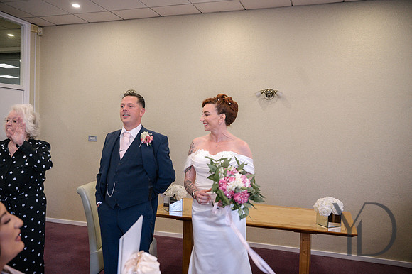 Sonia & Jamie's wedding Hulcott Barn-241