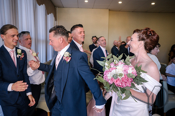 Sonia & Jamie's wedding Hulcott Barn-252