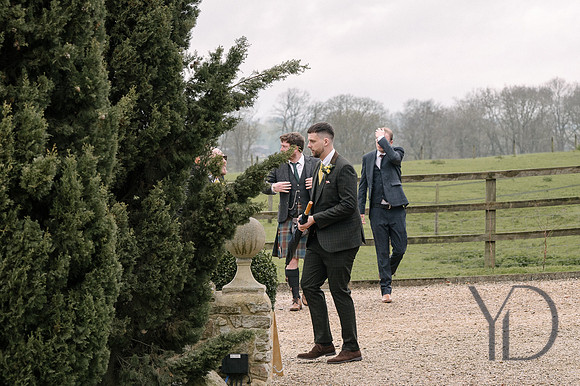 Rona&Alex Notley Tythe Barn wedding-42