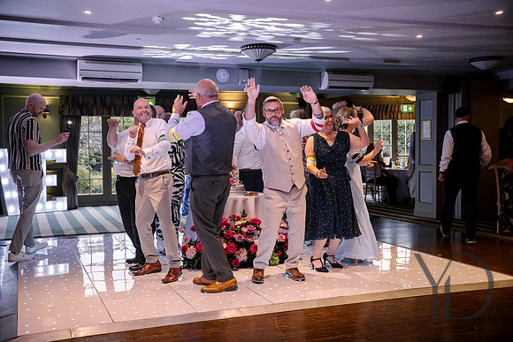 Michelle & Matt's wedding- 527