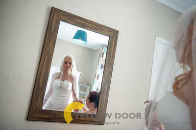 Nicole-Steven-Amersham-Wedding-0027