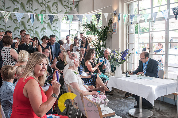 Hellen-Mike-Brockwell-Lido-wedding-0142