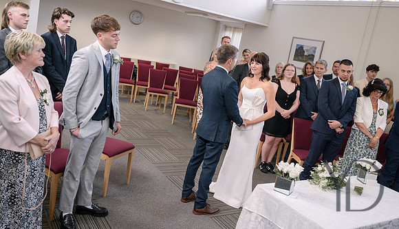 Deborah & Neils wedding in Beconsfield- 097