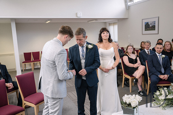 Deborah & Neils wedding in Beconsfield- 099