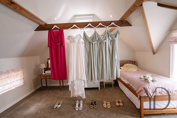 Angelique_Stuart_Notley_barn_wedding-12