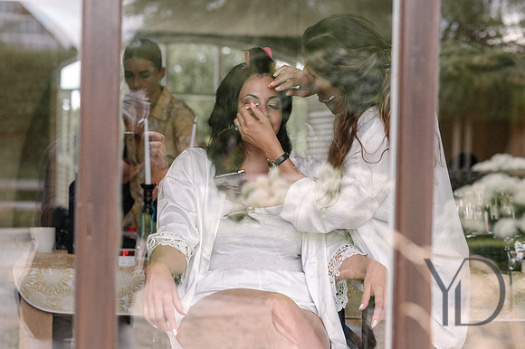 Angelique_Stuart_Notley_barn_wedding-17