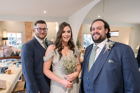 Angelique_Stuart_Notley_barn_wedding-69