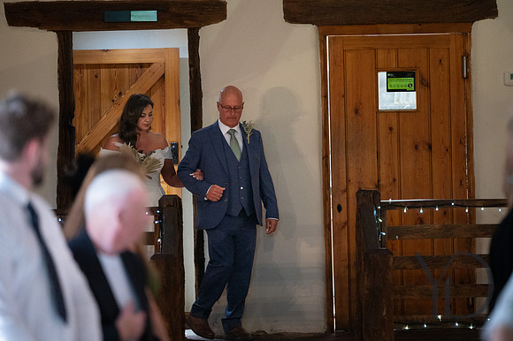 Angelique_Stuart_Notley_barn_wedding-171