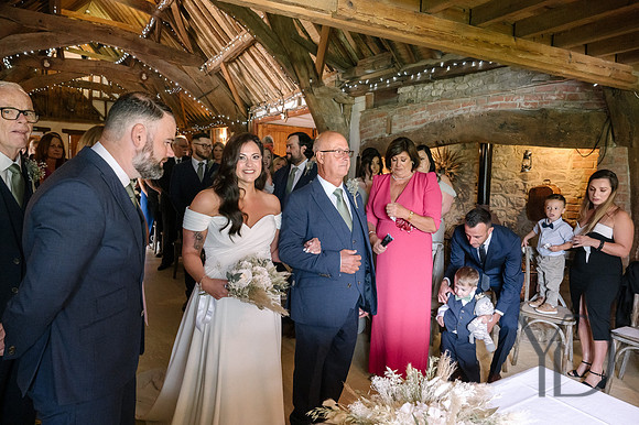 Angelique_Stuart_Notley_barn_wedding-184