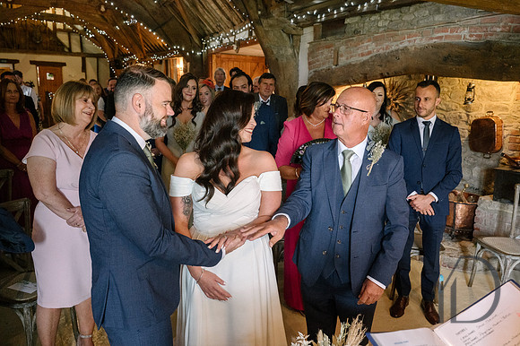 Angelique_Stuart_Notley_barn_wedding-214