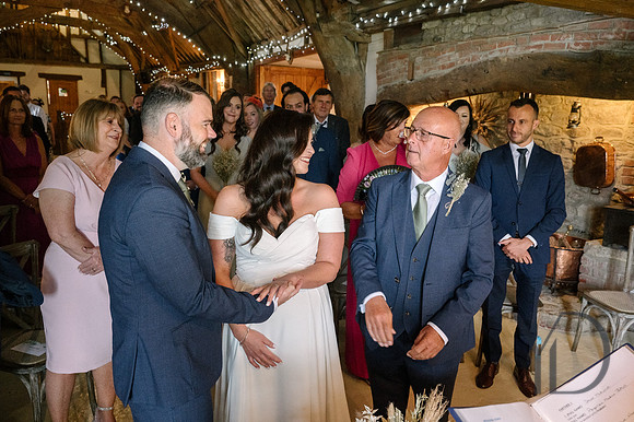 Angelique_Stuart_Notley_barn_wedding-215