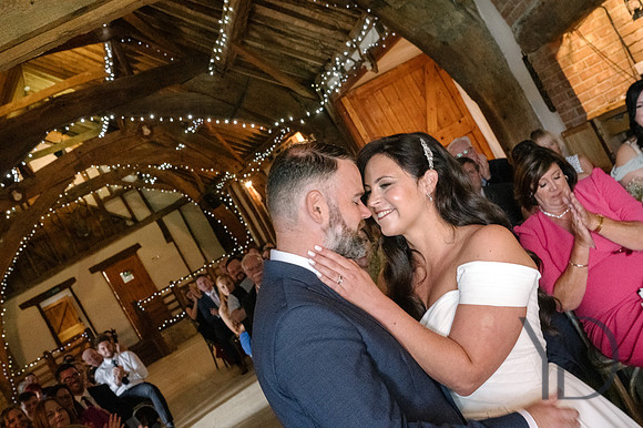 Angelique_Stuart_Notley_barn_wedding-242