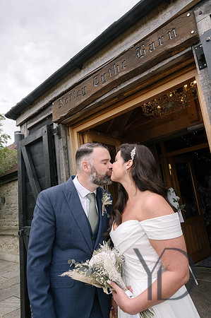Angelique_Stuart_Notley_barn_wedding-263
