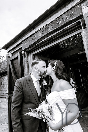 Angelique_Stuart_Notley_barn_wedding-264