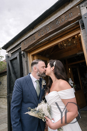 Angelique_Stuart_Notley_barn_wedding-265