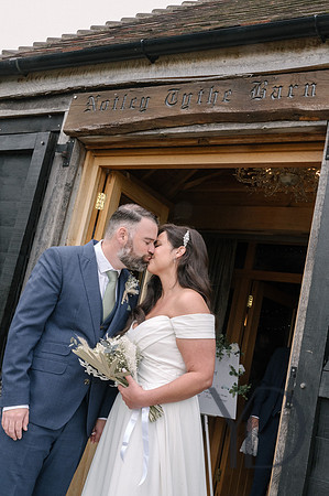 Angelique_Stuart_Notley_barn_wedding-268