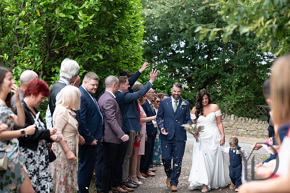 Angelique_Stuart_Notley_barn_wedding-301