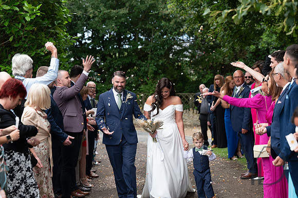 Angelique_Stuart_Notley_barn_wedding-304