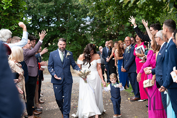 Angelique_Stuart_Notley_barn_wedding-305