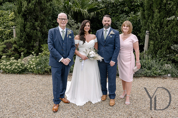 Angelique_Stuart_Notley_barn_wedding-333