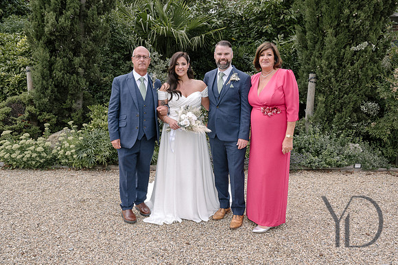 Angelique_Stuart_Notley_barn_wedding-343