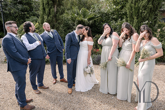 Angelique_Stuart_Notley_barn_wedding-370