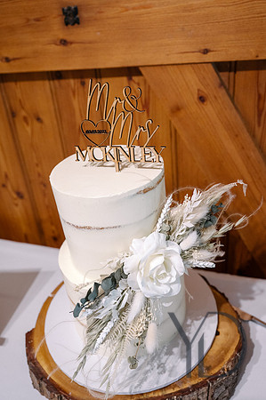Angelique_Stuart_Notley_barn_wedding-386