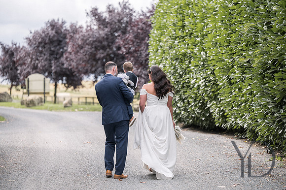 Angelique_Stuart_Notley_barn_wedding-453