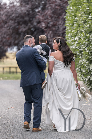 Angelique_Stuart_Notley_barn_wedding-456