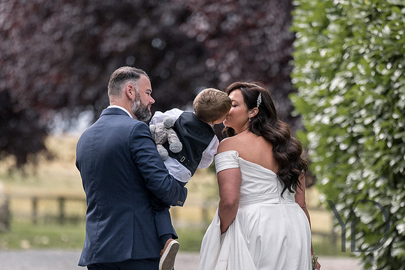Angelique_Stuart_Notley_barn_wedding-457