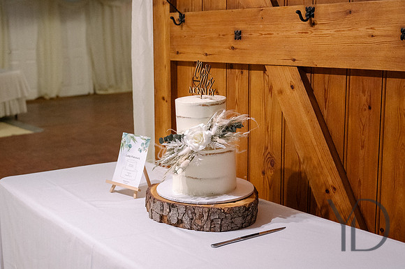 Angelique_Stuart_Notley_barn_wedding-473