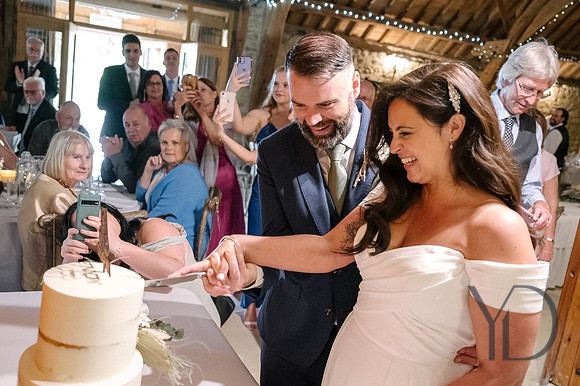 Angelique_Stuart_Notley_barn_wedding-489