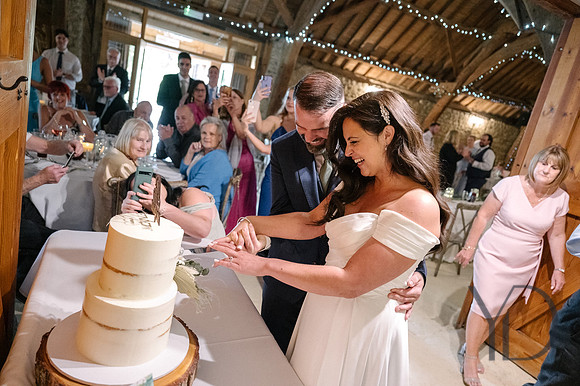 Angelique_Stuart_Notley_barn_wedding-491