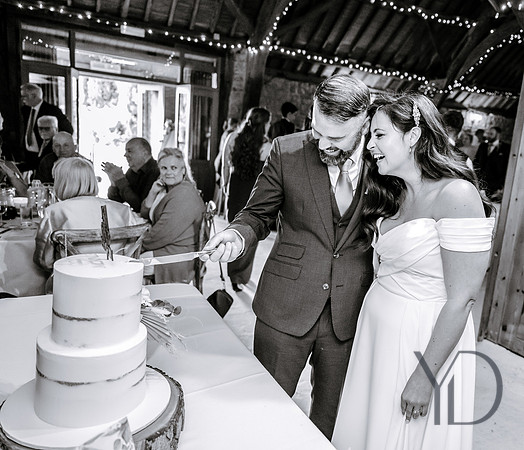 Angelique_Stuart_Notley_barn_wedding-494