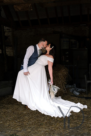 Angelique_Stuart_Notley_barn_wedding-504