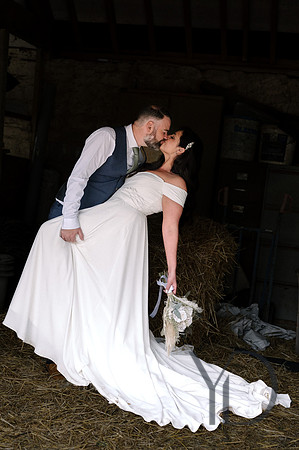 Angelique_Stuart_Notley_barn_wedding-506