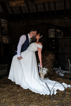 Angelique_Stuart_Notley_barn_wedding-509
