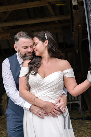 Angelique_Stuart_Notley_barn_wedding-510
