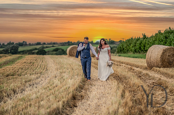 Angelique_Stuart_Notley_barn_wedding-590