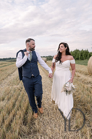 Angelique_Stuart_Notley_barn_wedding-604