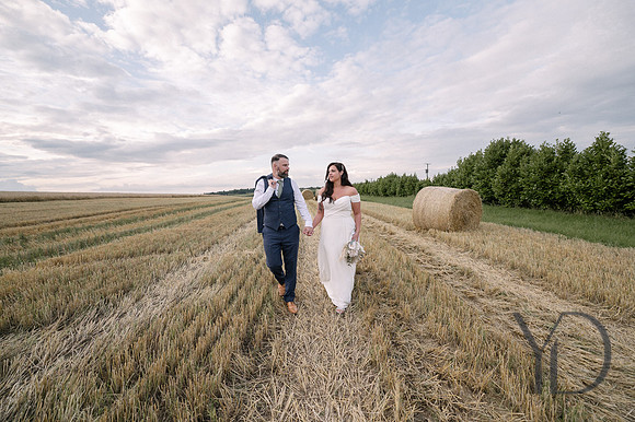 Angelique_Stuart_Notley_barn_wedding-602