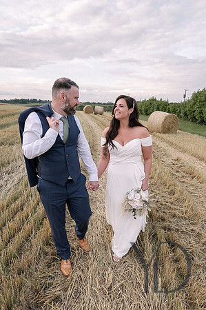Angelique_Stuart_Notley_barn_wedding-607