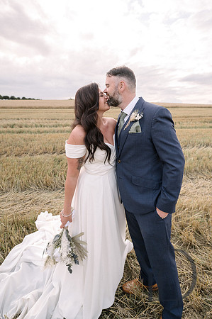 Angelique_Stuart_Notley_barn_wedding-612