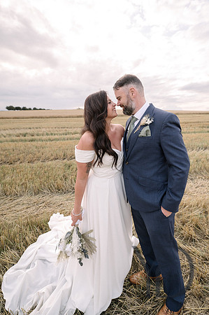 Angelique_Stuart_Notley_barn_wedding-613