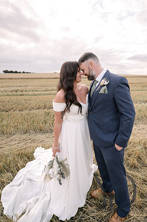 Angelique_Stuart_Notley_barn_wedding-614
