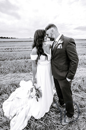 Angelique_Stuart_Notley_barn_wedding-615