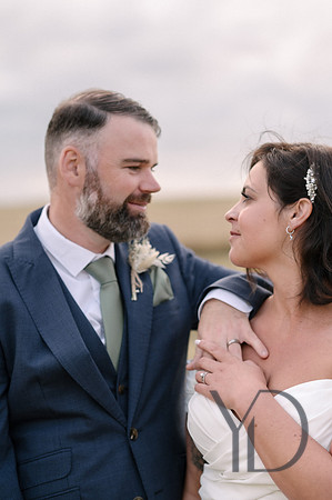 Angelique_Stuart_Notley_barn_wedding-620